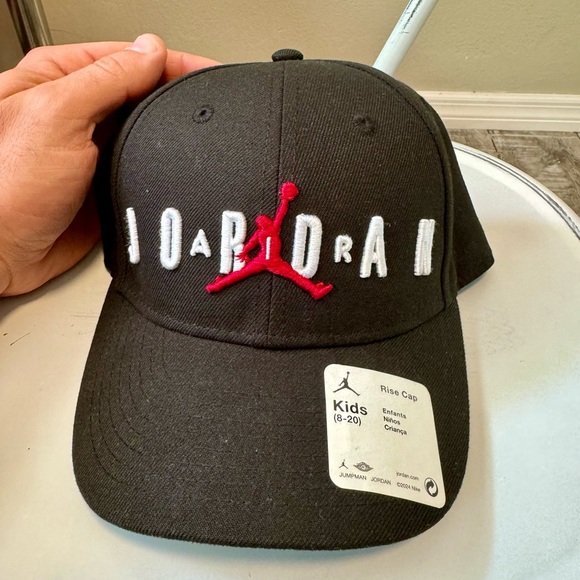 Jordan Other - Air Jordan Kids Rise Black Logo Adjustable Baseball Cap. Size 8-20. NWT